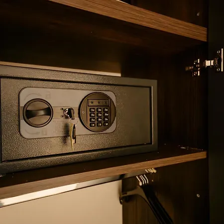 Отель Leskovac *